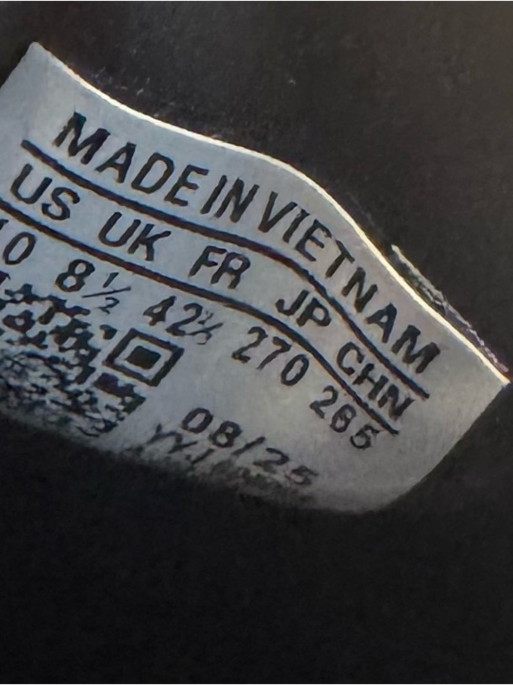 adidas Black and White Interior Size Label - Made in Vietnam - Picture 2 of 7